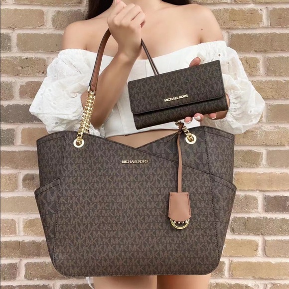 Michael Kors Handbags - Bundle- NWT Michael Kors Handbag + Wallet